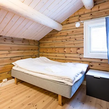 View 4 Bedrooms And 2 Bathrooms شقة