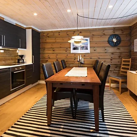 View 4 Bedrooms And 2 Bathrooms شقة Sykkylven