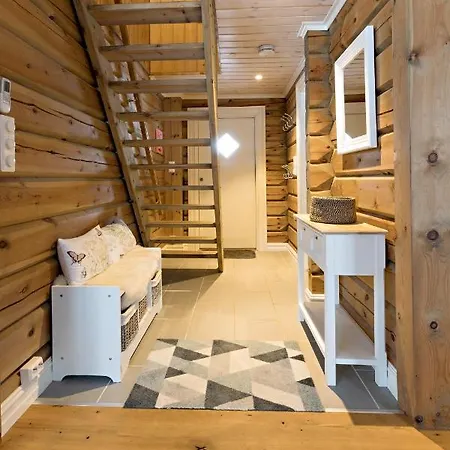شقة View 4 Bedrooms And 2 Bathrooms Sykkylven