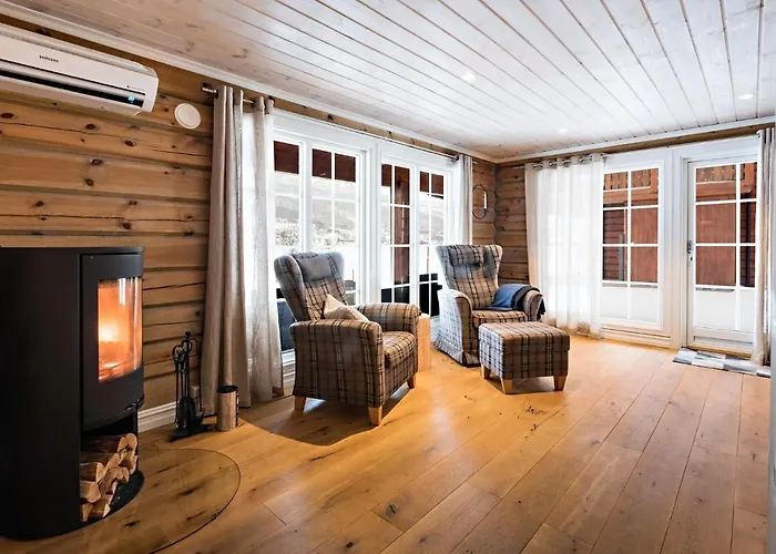 View 4 Bedrooms And 2 Bathrooms