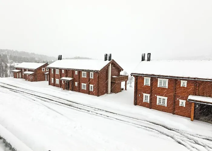 View 4 Bedrooms And 2 Bathrooms