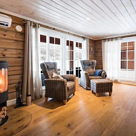 View 4 Bedrooms And 2 Bathrooms