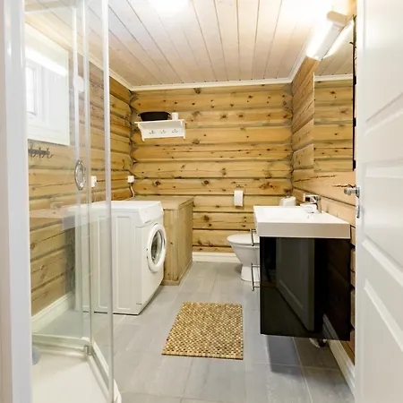 View 4 Bedrooms And 2 Bathrooms